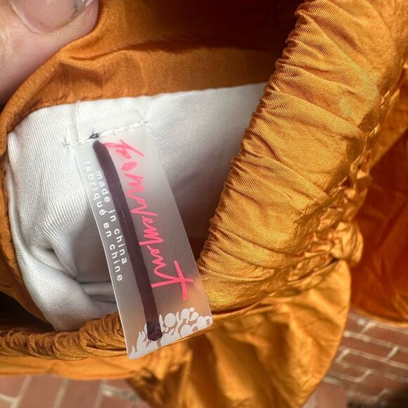 Free People Movement Women's The Way Home Active Shorts Honey Mallow Medium NEW - Picture 3 of 5